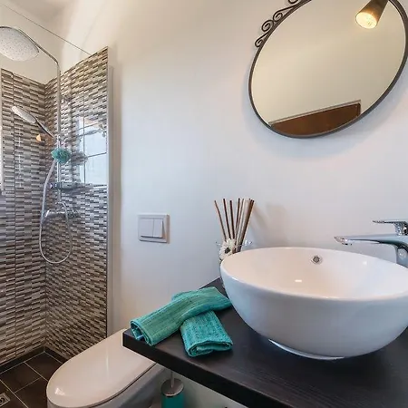 House 1751 بيت للعطل