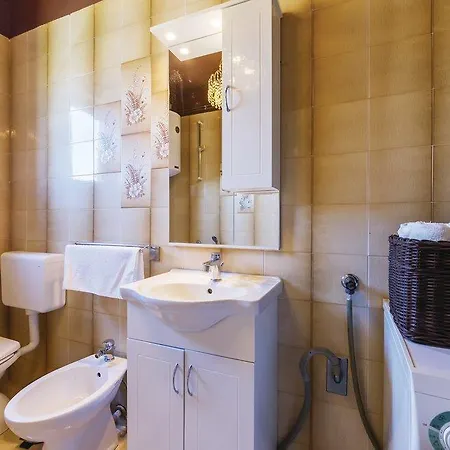 House 1751 بيت للعطل