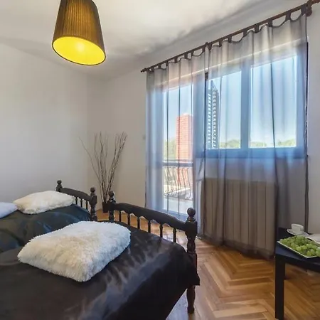 House 1751 بيت للعطل *